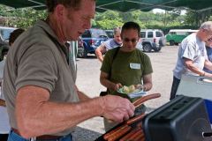 023-Serving-lunch